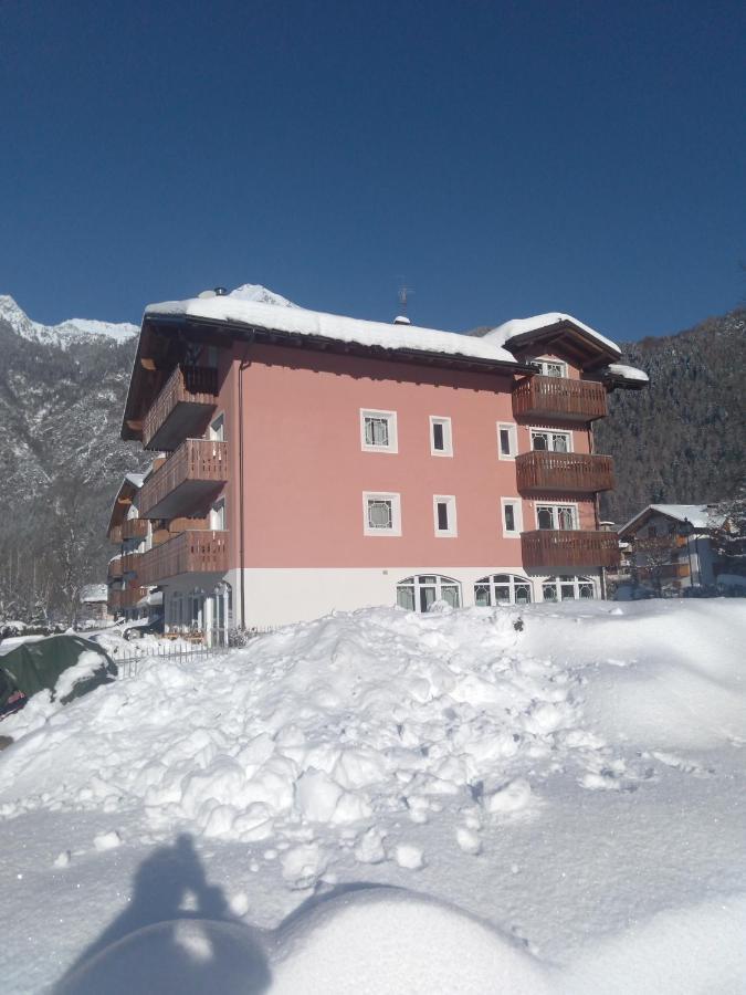 Hotel Garni Al Nardis Carisolo Kültér fotó