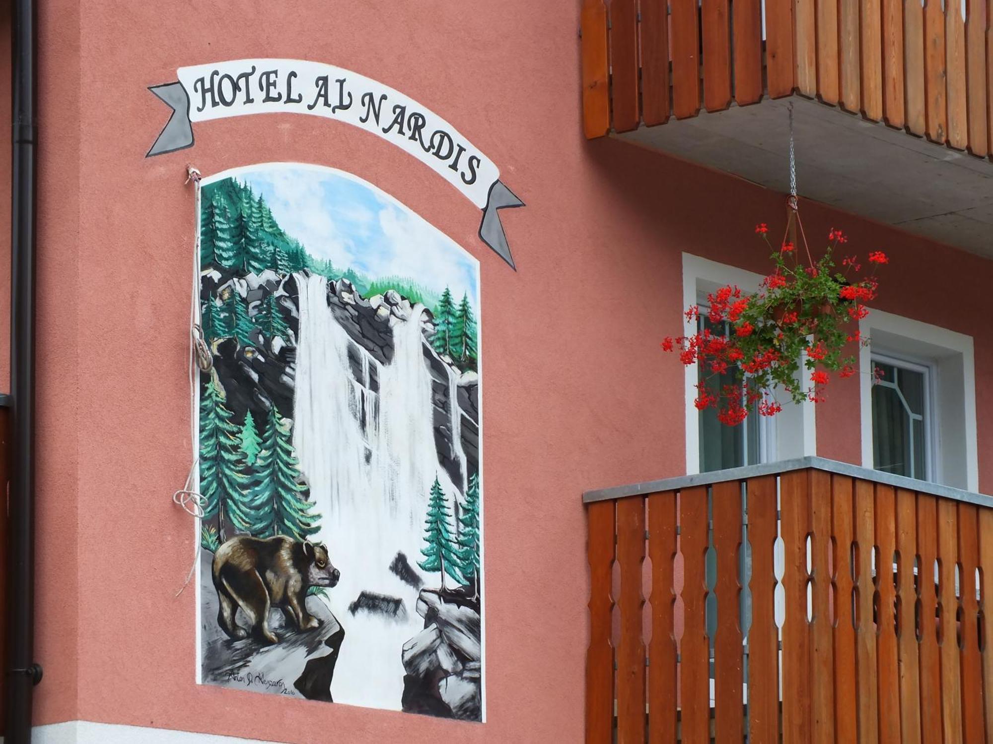 Hotel Garni Al Nardis Carisolo Kültér fotó