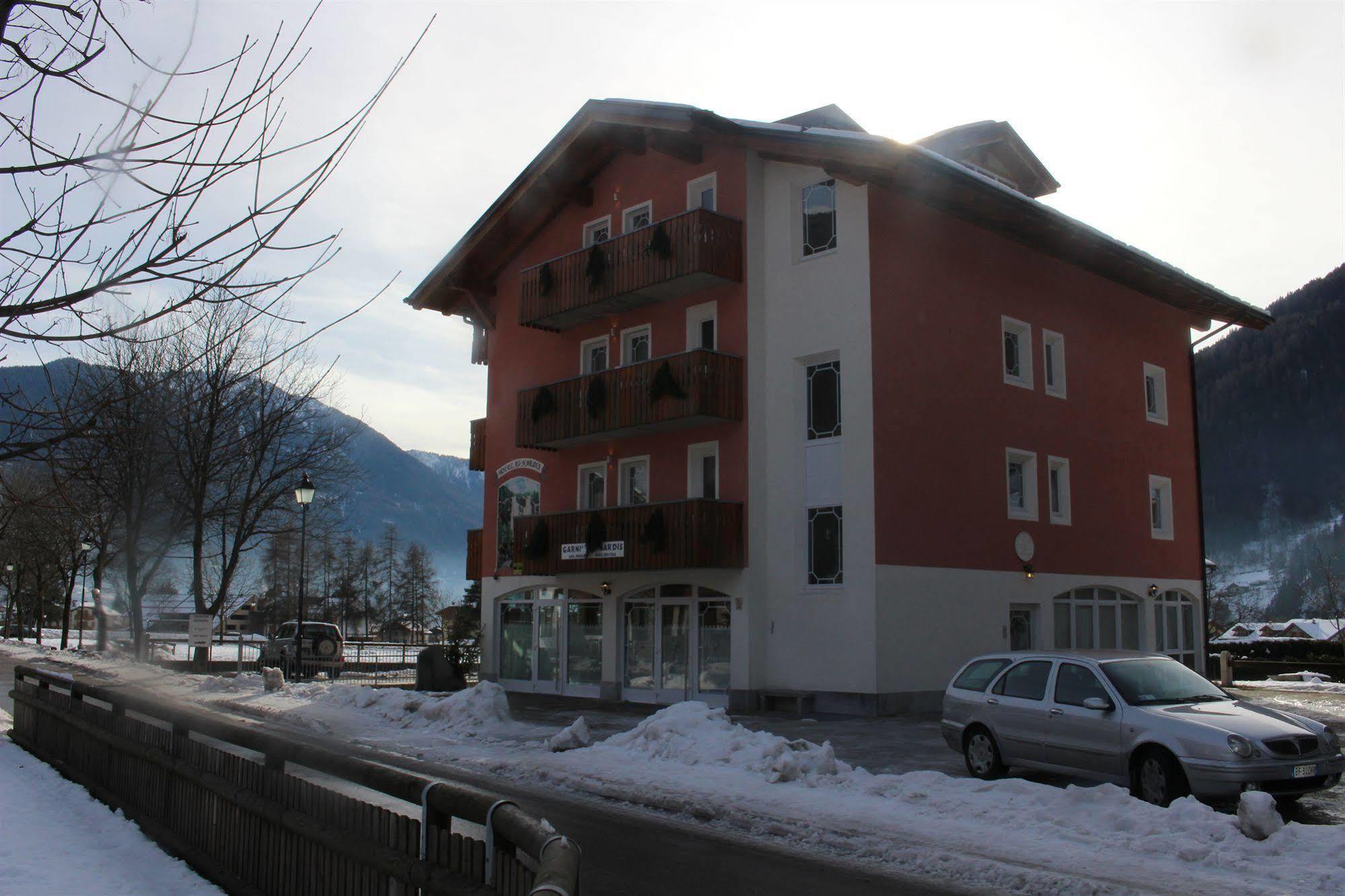 Hotel Garni Al Nardis Carisolo Kültér fotó