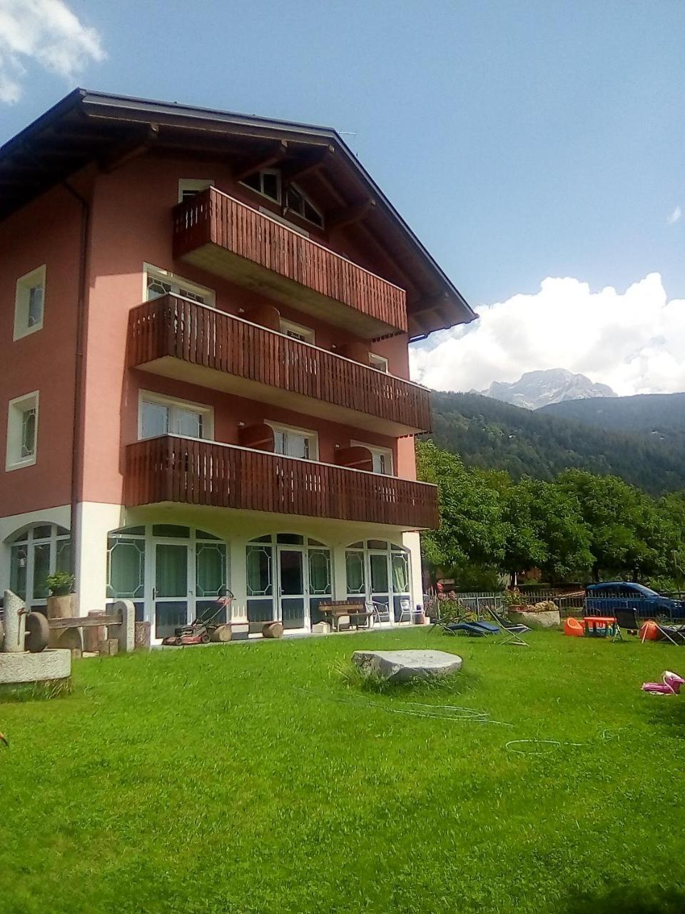 Hotel Garni Al Nardis Carisolo Kültér fotó