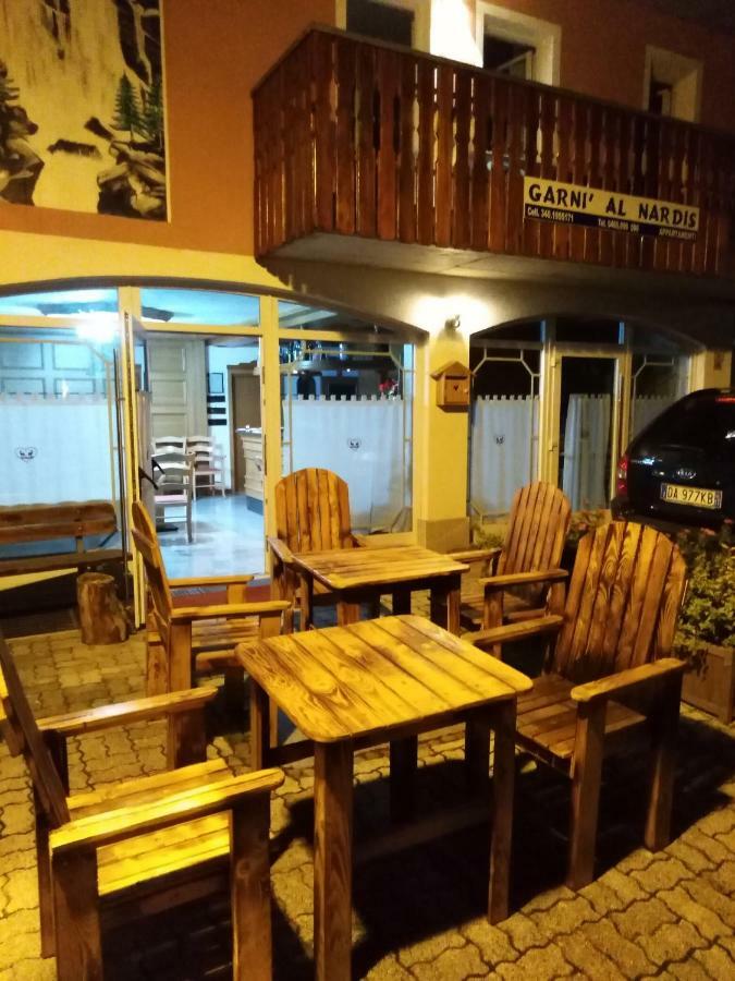 Hotel Garni Al Nardis Carisolo Kültér fotó